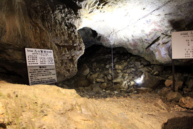 What is the highlights of Rokan Cave?